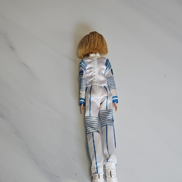 Barbie Astronaut Doll - Picture 4 of 9